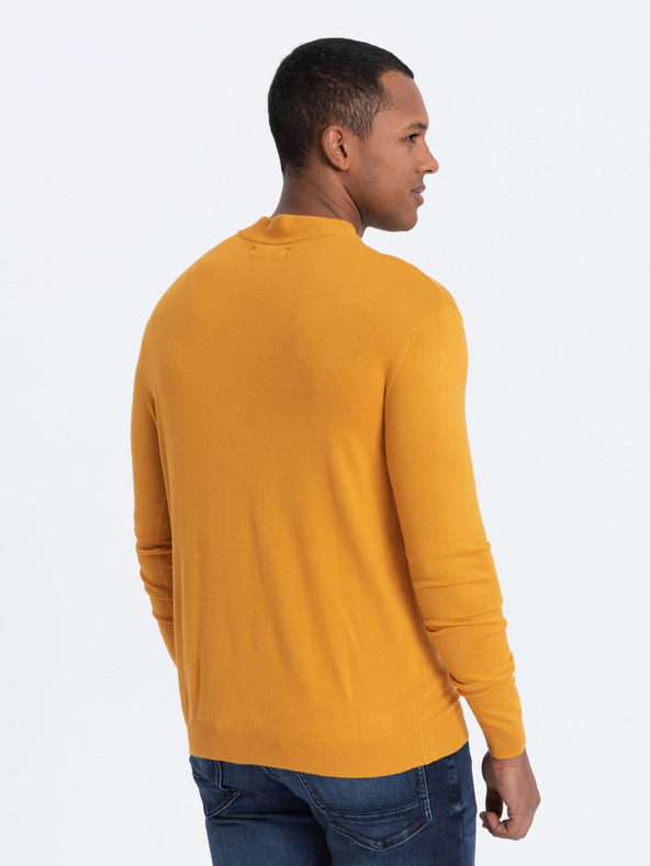 Ombre Clothing Hořčicový pánský basic svetr se stojáčkem Ombre Clothing