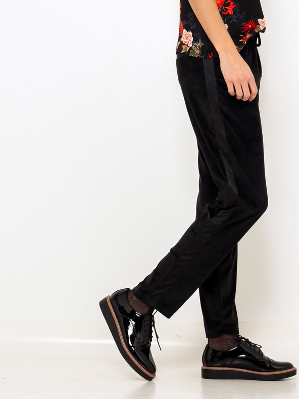 CAMAIEU Černé sametové kalhoty s lampasem CAMAIEU