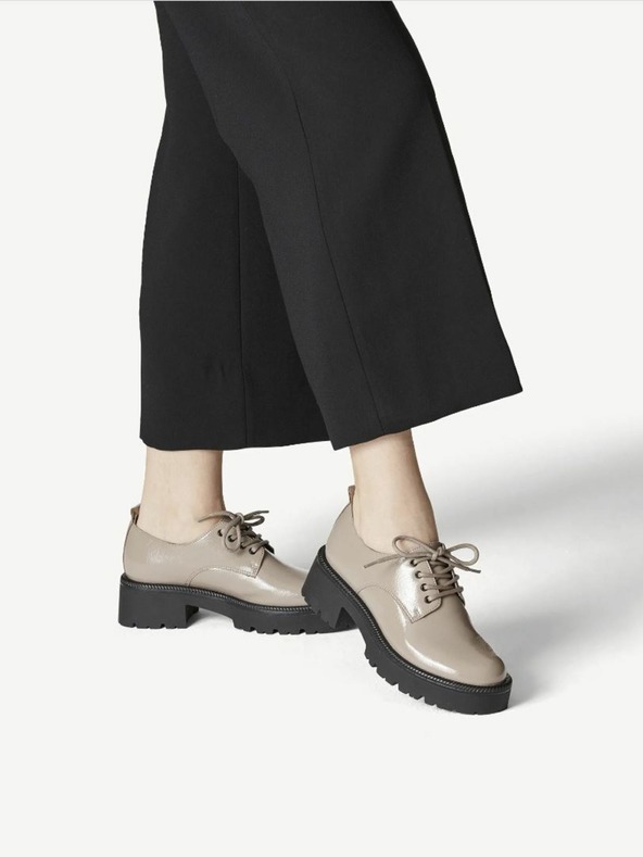 Tamaris Světle hnědé lesklé polobotky na podpatku Tamaris