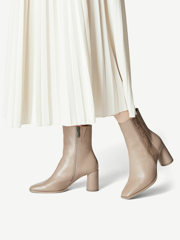 Tamaris Světle hnědé kožené kotníkové boty na vysokém podpatku Tamaris