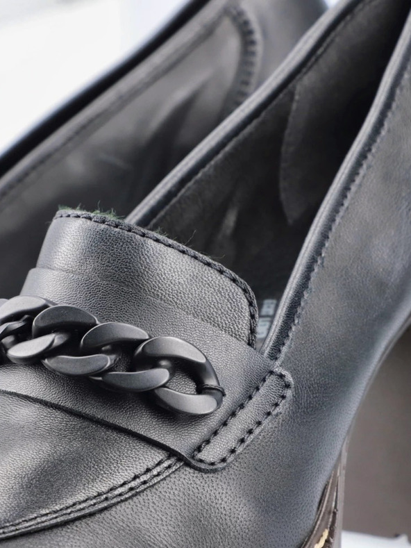 Rieker Černé dámské kožené mokasíny na podpatku Rieker