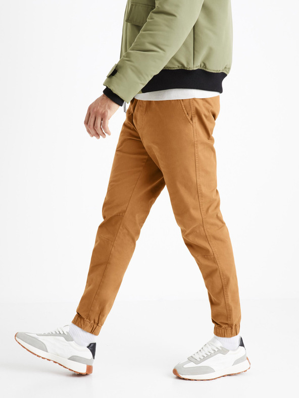 Celio Hnědé pánské kalhoty Celio Voyage