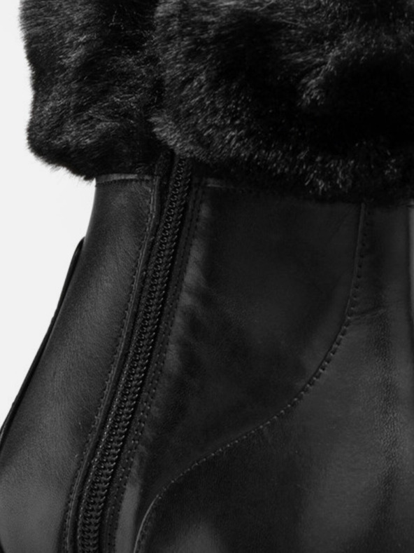 Geox Černá dámská kotníková obuv Geox Felleny