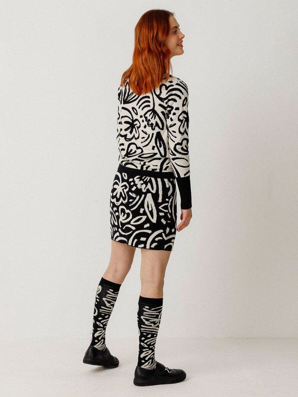 SKFK Černo-krémový dámský květovaný svetr SKFK Suéter Dunixe