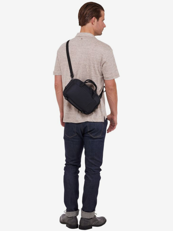 Thule Černá taška přes rameno Thule Subterra 2 5 l