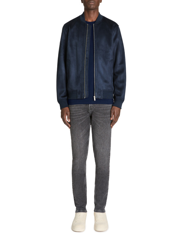 Celio Bunda z umělého semiše Judain