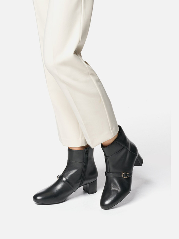 Geox Černá dámská kotníková obuv Geox Pheby 50