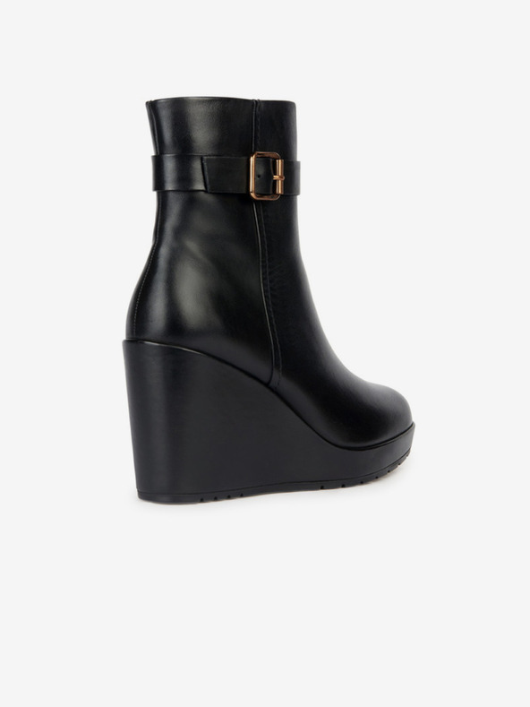 Geox Černá dámská kotníková obuv Geox Manilva