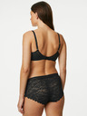 Marks & Spencer Sada tří dámských krajkových kalhotek s technologií Flexifit™ v černé barvě Marks & Spencer