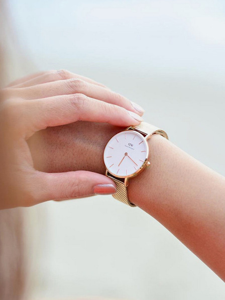 Daniel Wellington Dámské hodinky v růžovozlaté barvě Daniel Wellington Petite Melrose