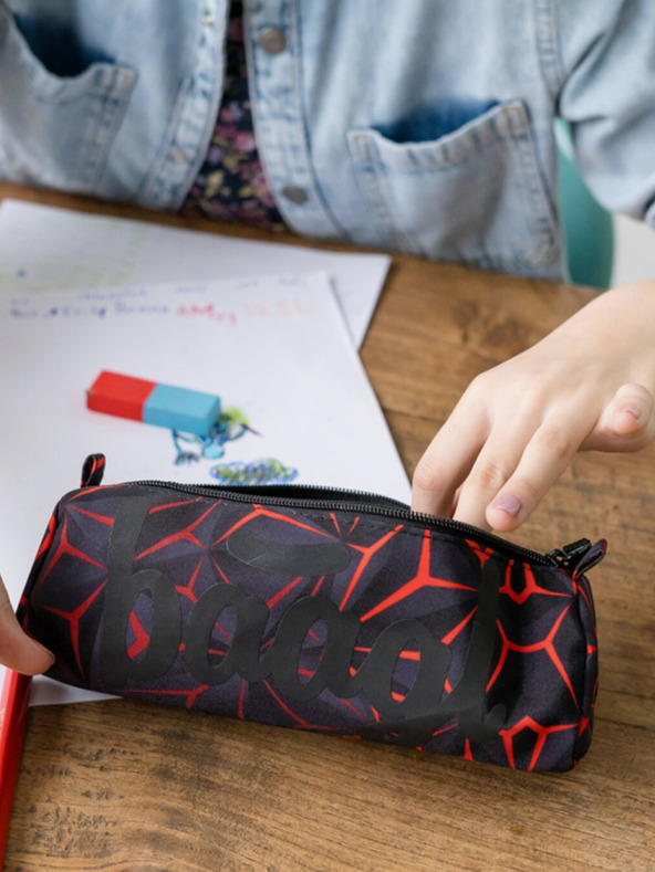 BAAGL  Černé studentské pouzdro Baagl Red Polygon