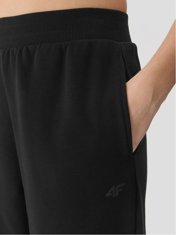 4F Dámské tepláky typu jogger s organickou bavlnou 4F