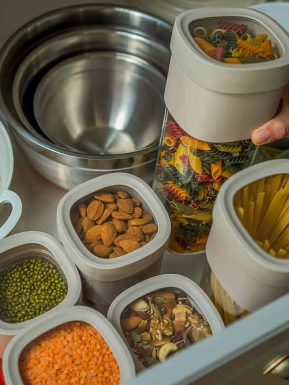 Lékué Sada tří nádob na skladování suchých potravin ve světle modré barvě Lékué Flip Storage Set