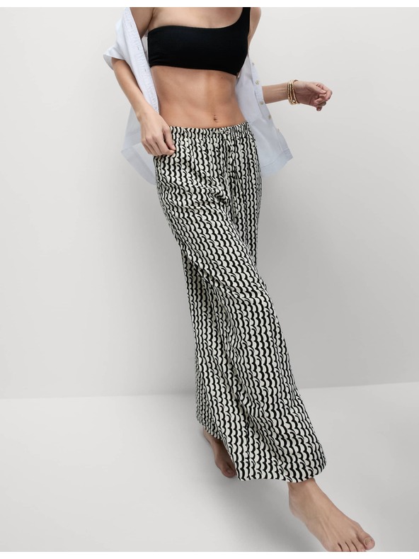 Marks & Spencer Geometrická kalhotová sukně se širokými nohavicemi Marks & Spencer černá