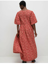 Marks & Spencer Květované midi šaty s výstřihem do V a zvýrazněným pasem, s vysokým podílem bavlny Marks & Spencer červená
