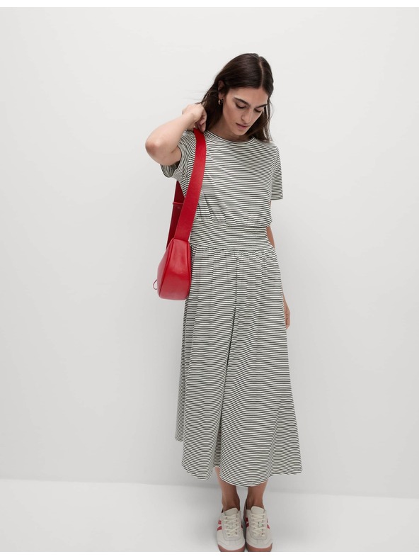 Marks & Spencer Pruhované řasené midi šaty z čisté bavlny Marks & Spencer námořnická modrá