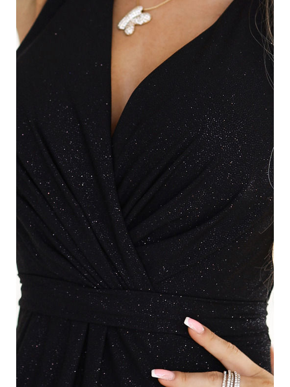 numoco Černé dámské dlouhé saténové šaty s výstřihem a rozparkem Numoco