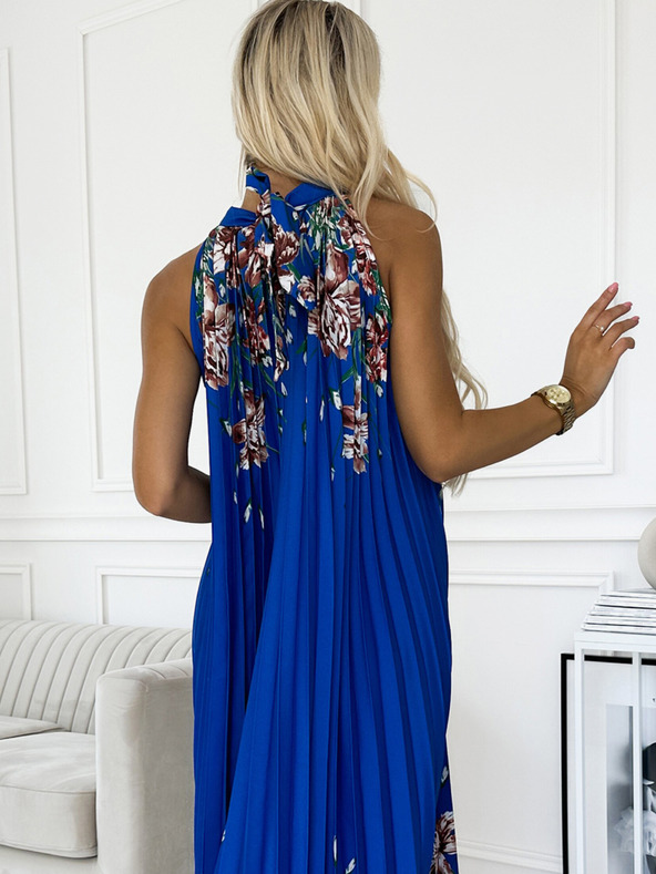 numoco Plisované saténové maxi šaty - modrá s květinami Numoco ESTER