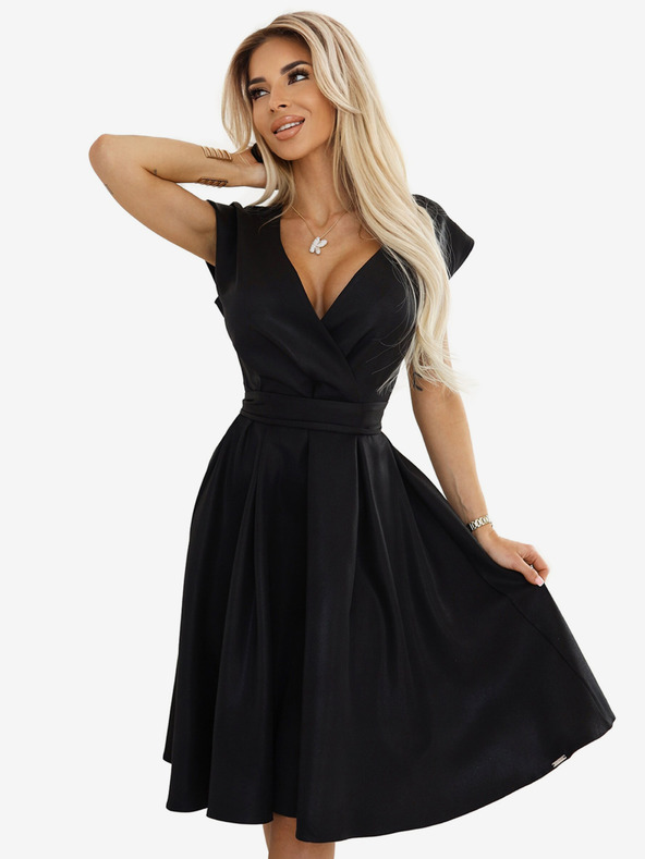 numoco Černé dámské rozšířené šaty s výstřihem Numoco