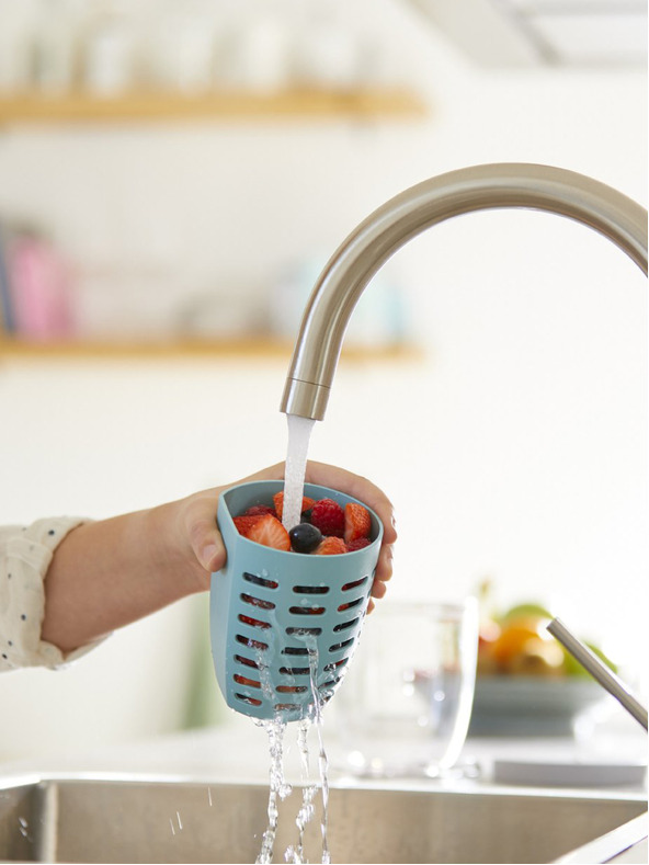 Mepal Světle zelený svačinový box se sítkem Mepal Ellipse (600 ml)