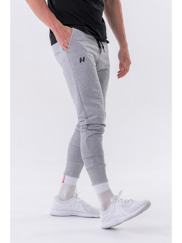 Nebbia Slim tepláky s bočními kapsami „Reset“ 321 Nebbia