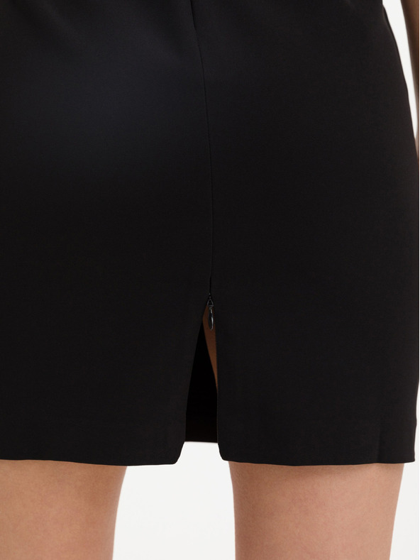 Guess Černé dámské krátké šaty Guess Patti