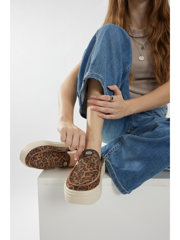 Hey Dude Dámské pantofle na platformě s leopardím vzorem Hey Dude