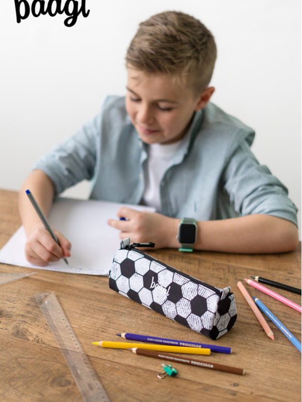 BAAGL  Černé studentské pouzdro Baagl Goal