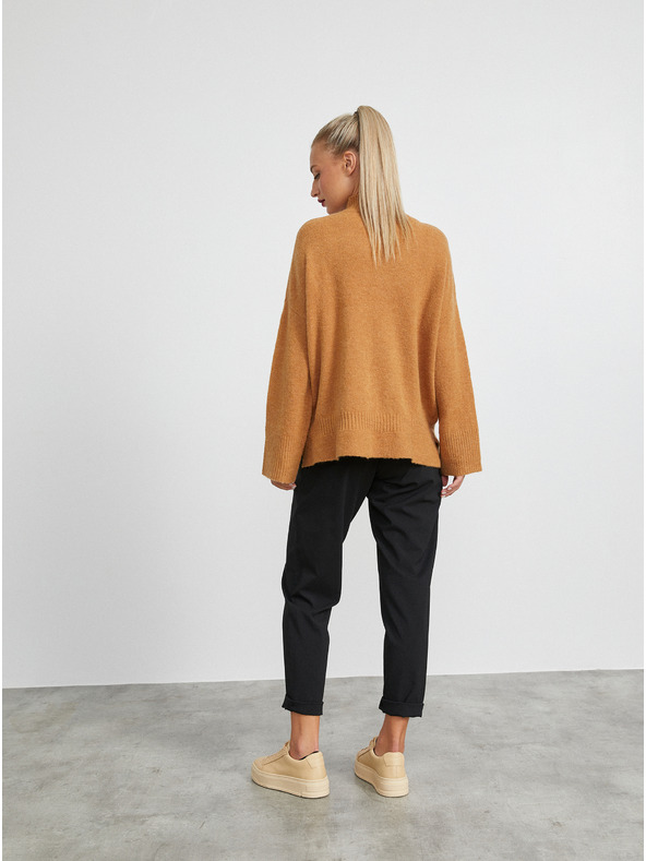 ZOOT.lab Hnědý dámský volný svetr s příměsí vlny METROOPOLIS by ZOOT.lab Belen