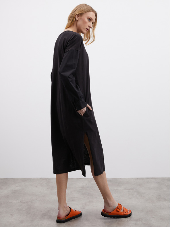 ZOOT.lab Černé dámské šaty s rozparky ZOOT.lab Fjola